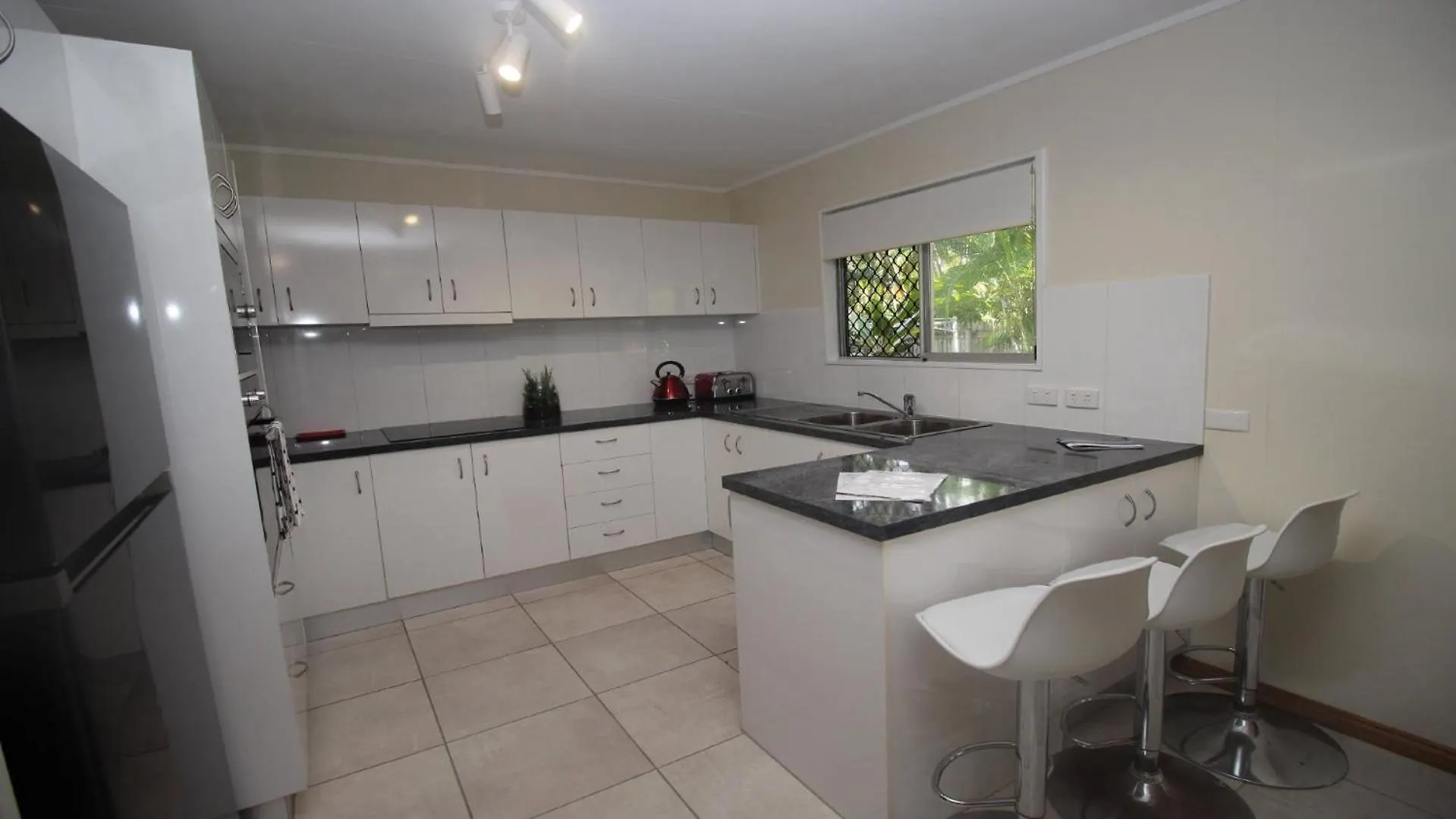 Curlew Cottage, Nelly Bay Holiday home