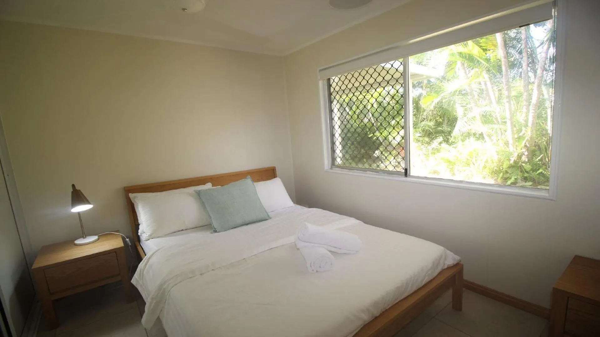 Holiday home Curlew Cottage, Nelly Bay Australia