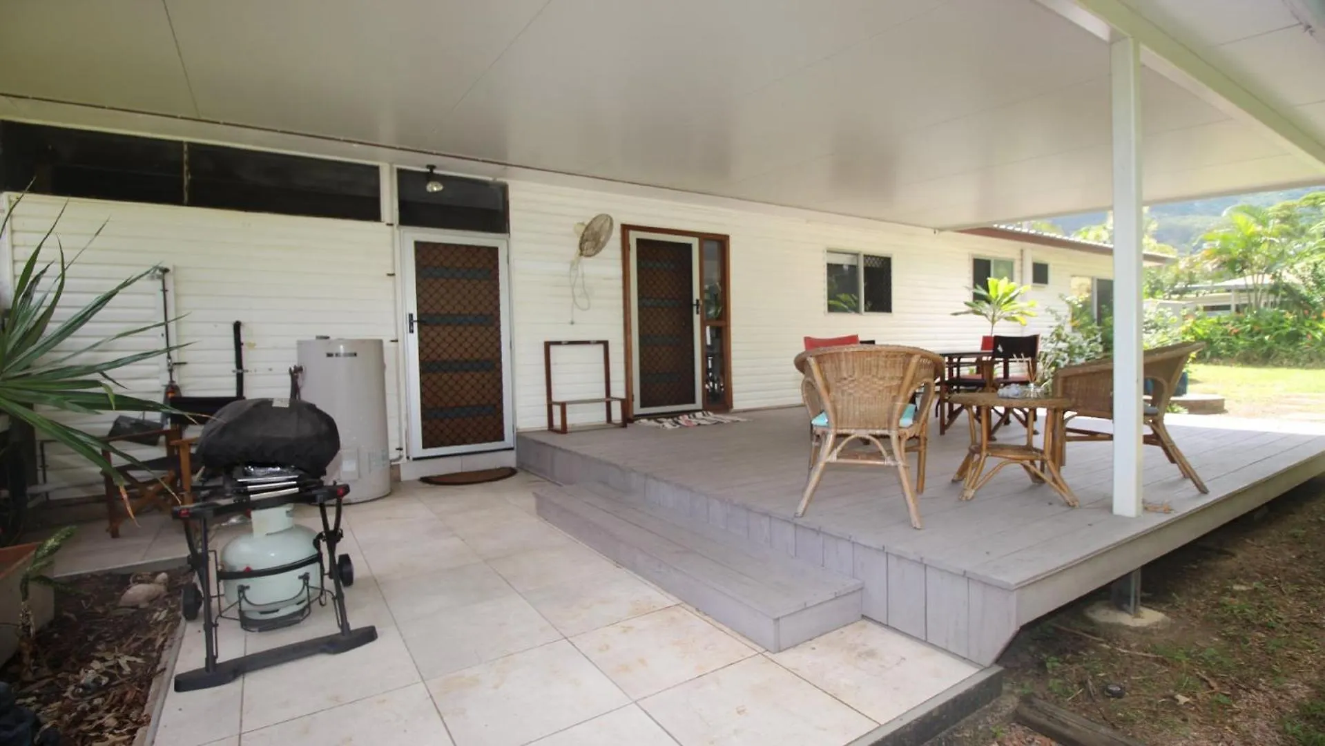 Holiday home Curlew Cottage, Nelly Bay Australia